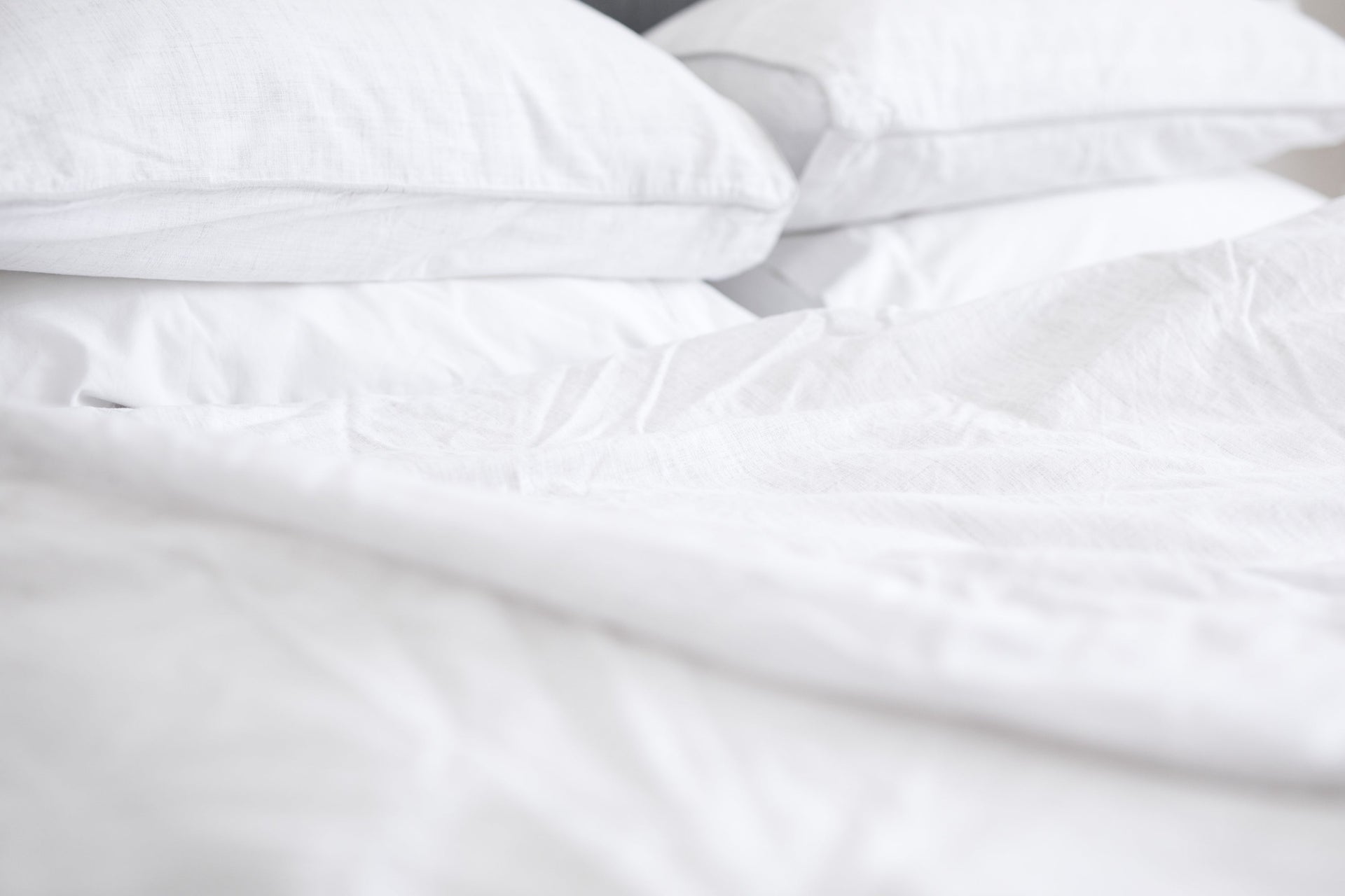 Set de sábanas 100% algodón de 400 hilos hipoalergénico, suave y transpirable.